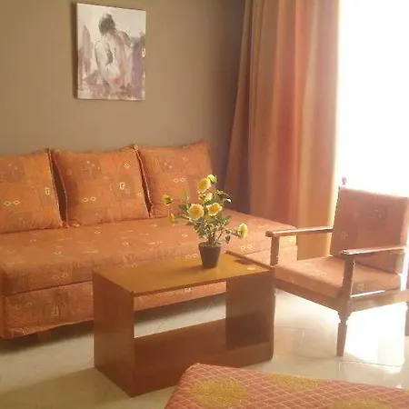 Apart Otel Lyristis Dinos & 3*