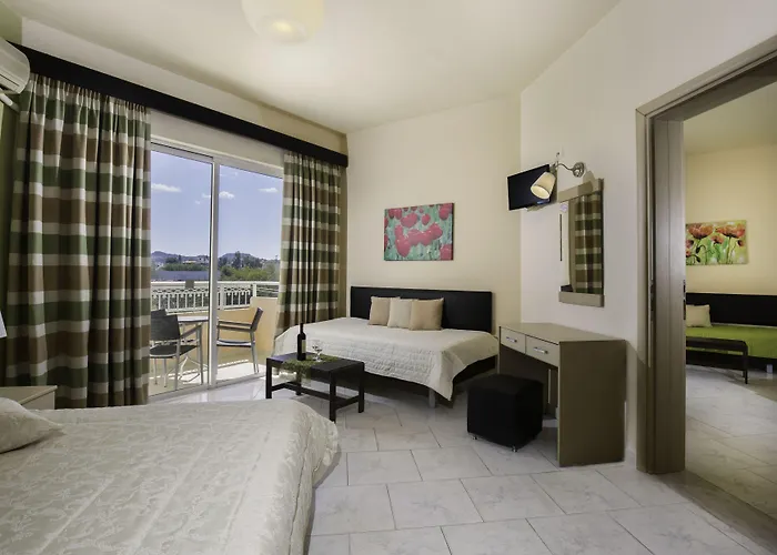 Lyristis Dinos & Фалираки