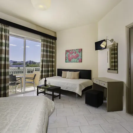 Lyristis Dinos & ファリラキ