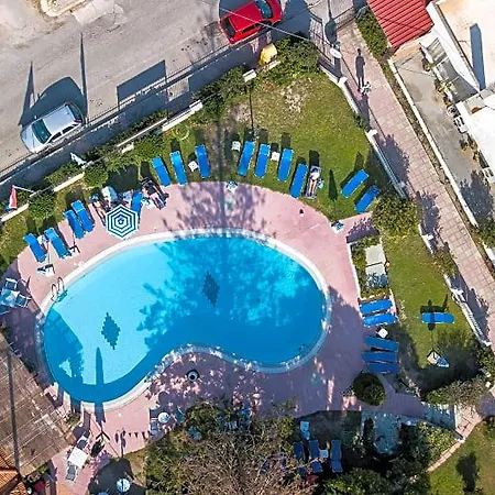 Lyristis Dinos & Aparthotel 3*