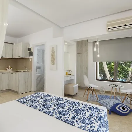 アパートホテル Lyristis Dinos & ファリラキ