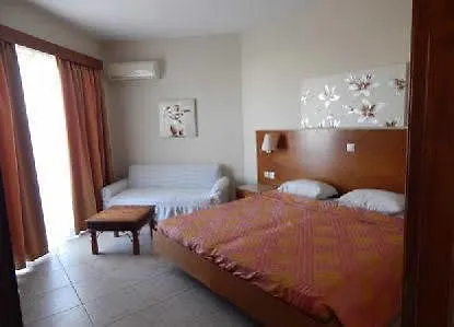 Lyristis Dinos & Aparthotel 3*