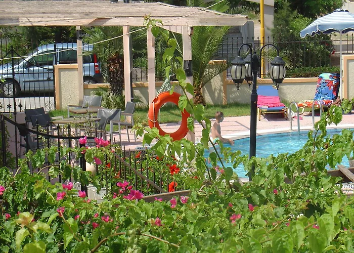 Lyristis Dinos & 法里拉基