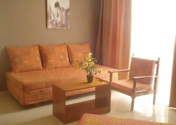 Aparthotel Lyristis Dinos & 3*