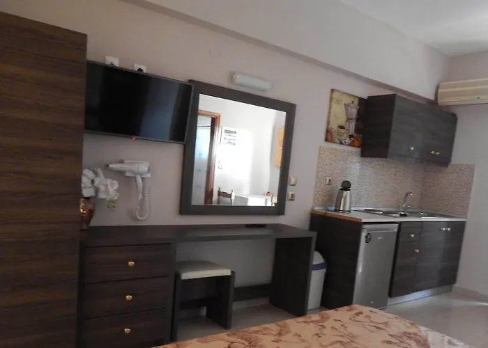 Aparthotel Lyristis Dinos & 3*