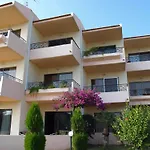 Aparthotel Lyristis Dinos & 3*