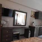 Aparthotel Lyristis Dinos & 3*