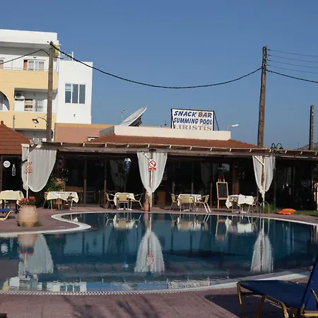 מלון דירות Lyristis Dinos & פליראקי