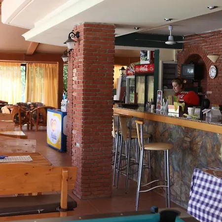 Hotel de apartamente Lyristis Dinos & 3*