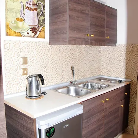 Hotel de apartamente Lyristis Dinos & 3*