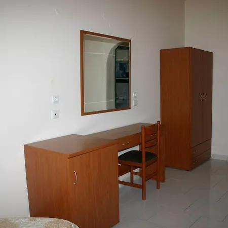 Aparthotel Lyristis Dinos & 3*