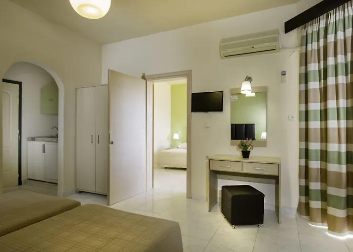 Lejlighedshotel Lyristis Dinos & 3*