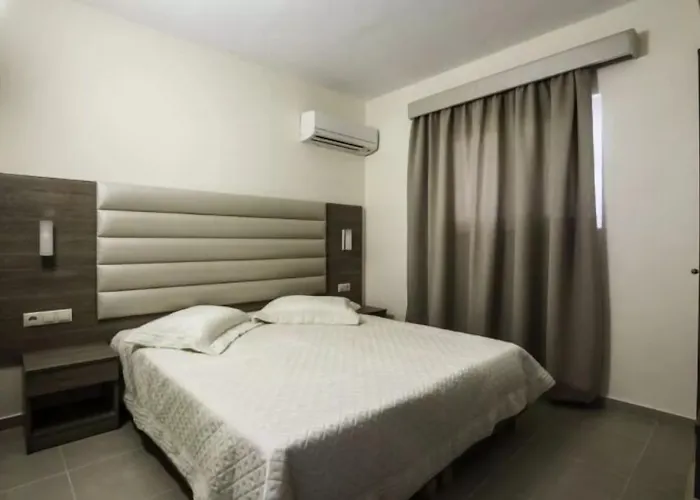 Lyristis Dinos & Lejlighedshotel Faliraki