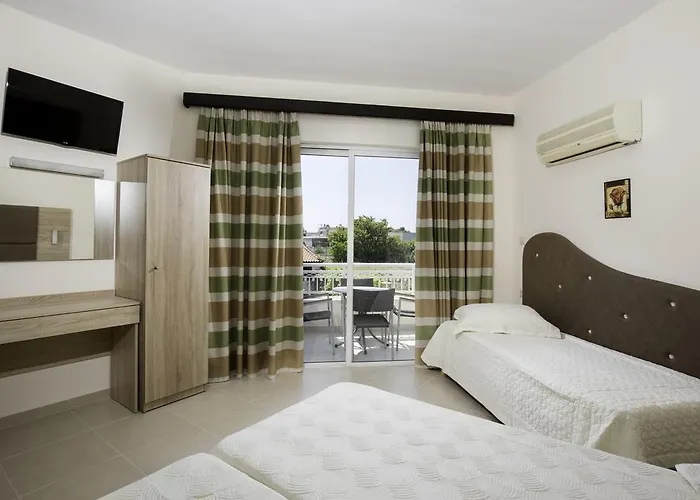 Lejlighedshotel Lyristis Dinos &