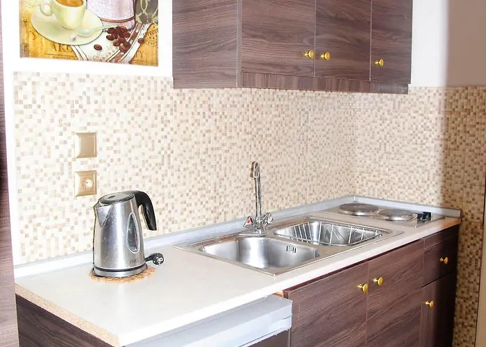 Lejlighedshotel Lyristis Dinos & 3*