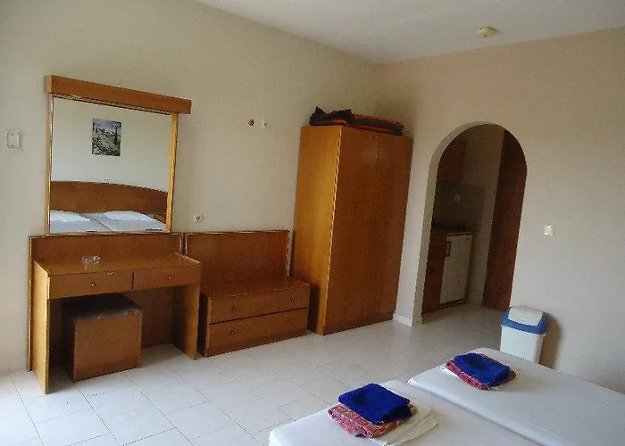 Lejlighedshotel Lyristis Dinos &