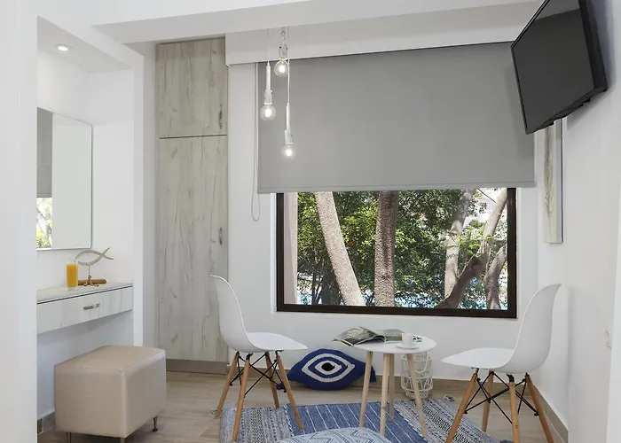 Lyristis Dinos & מלון דירות 3*